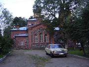 In dieser Nacht parke ich meinen Benz vor einer orthodoxen Kirche