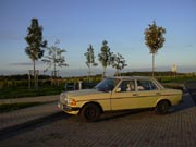 Der Benz beim Pick-nick beim Sonnenuntergang.